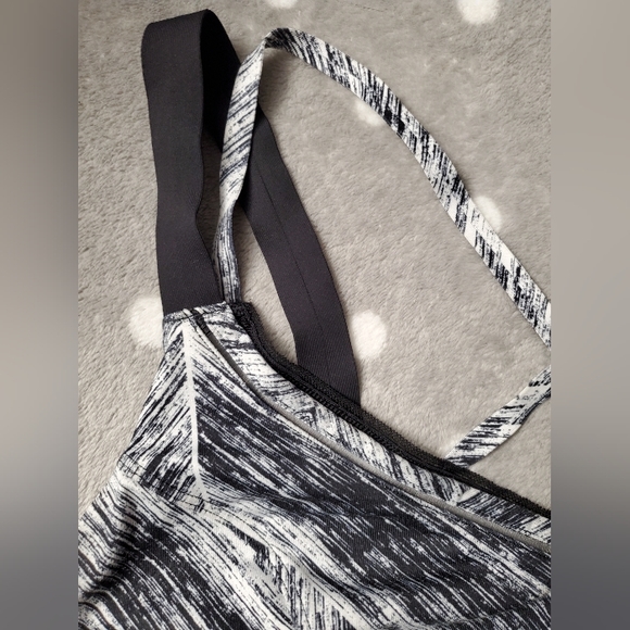 Lululemon Zip Up Sports Bra - Picture 5 of 11